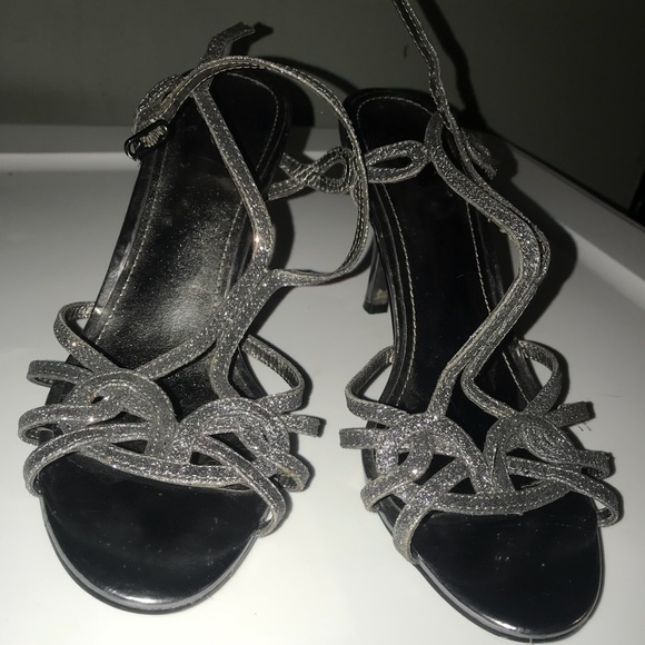 Gray sparkly heels - Picture 2 of 4
